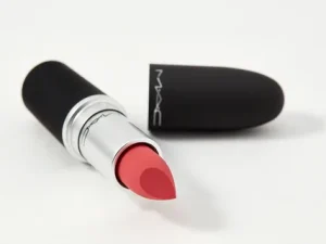 MAC 301 A LITTLE TAMED LIPSTICK