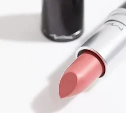 MAC RETRO RUNWAY HIT A 75 LIPSTICK